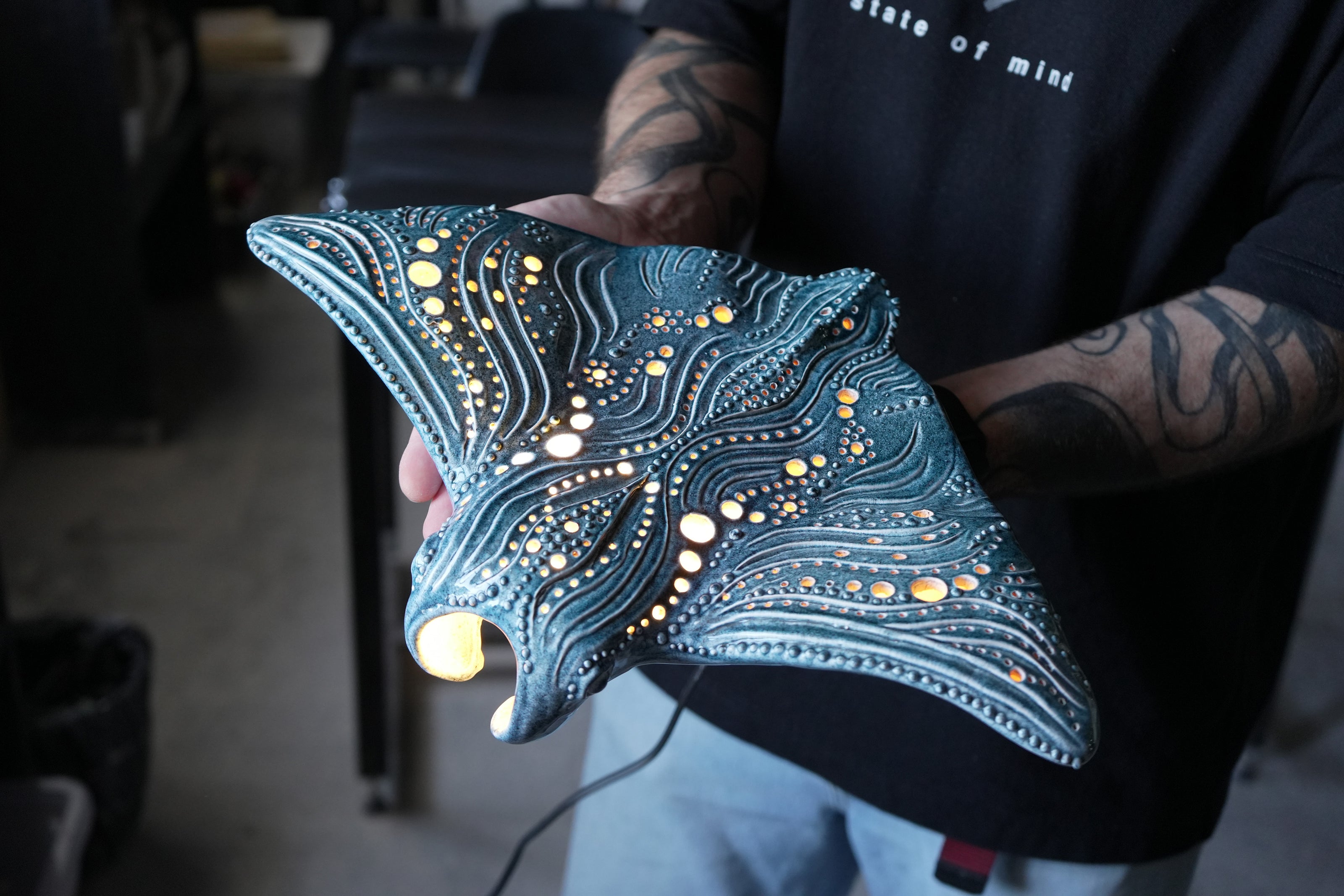 Manta Ray Ceramic Wall Lamp | Handmade Ocean-Inspired Ceramic Sconce