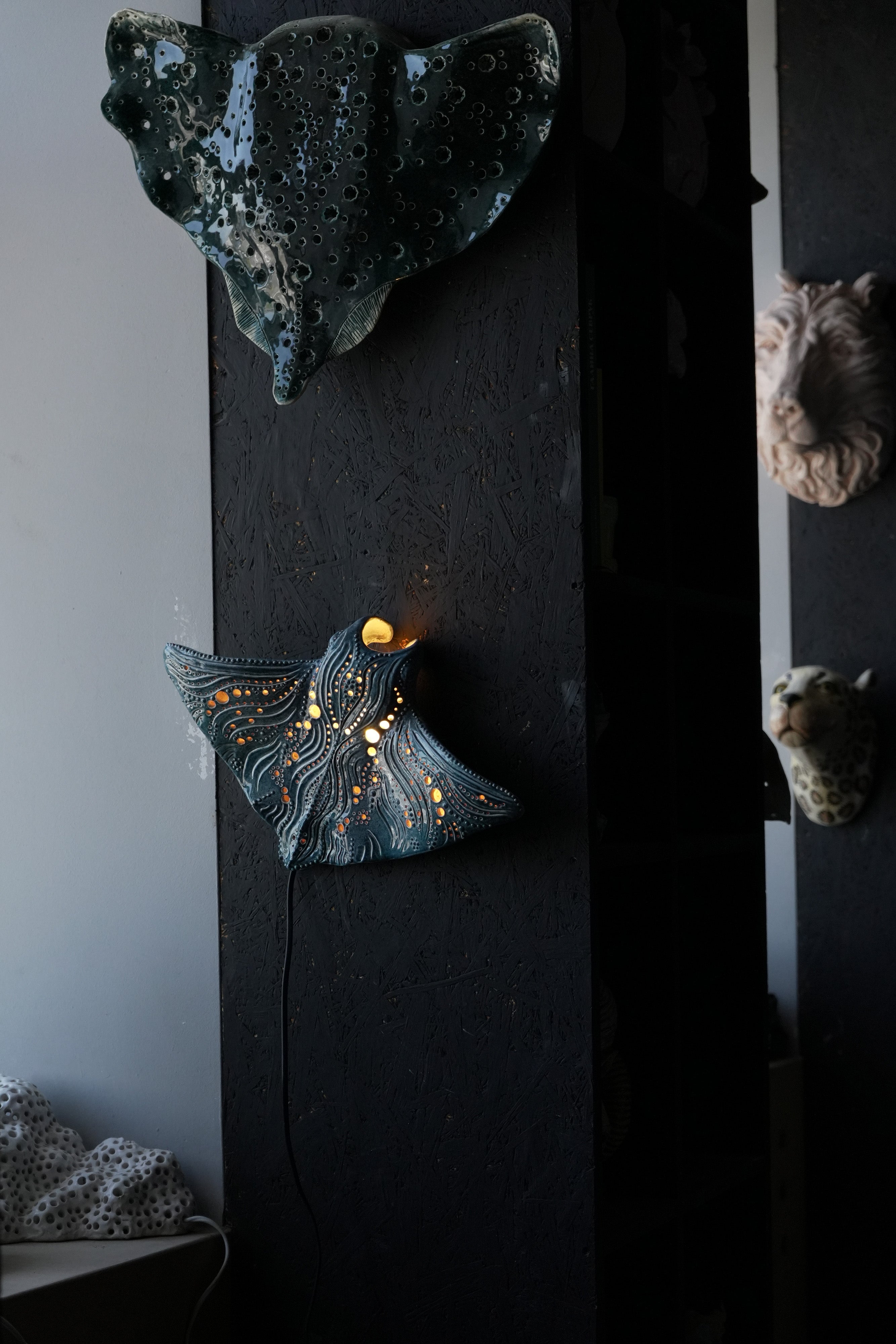 Manta Ray Ceramic Wall Lamp | Handmade Ocean-Inspired Ceramic Sconce